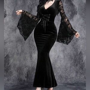 Elegant Black Lace Evening Dress